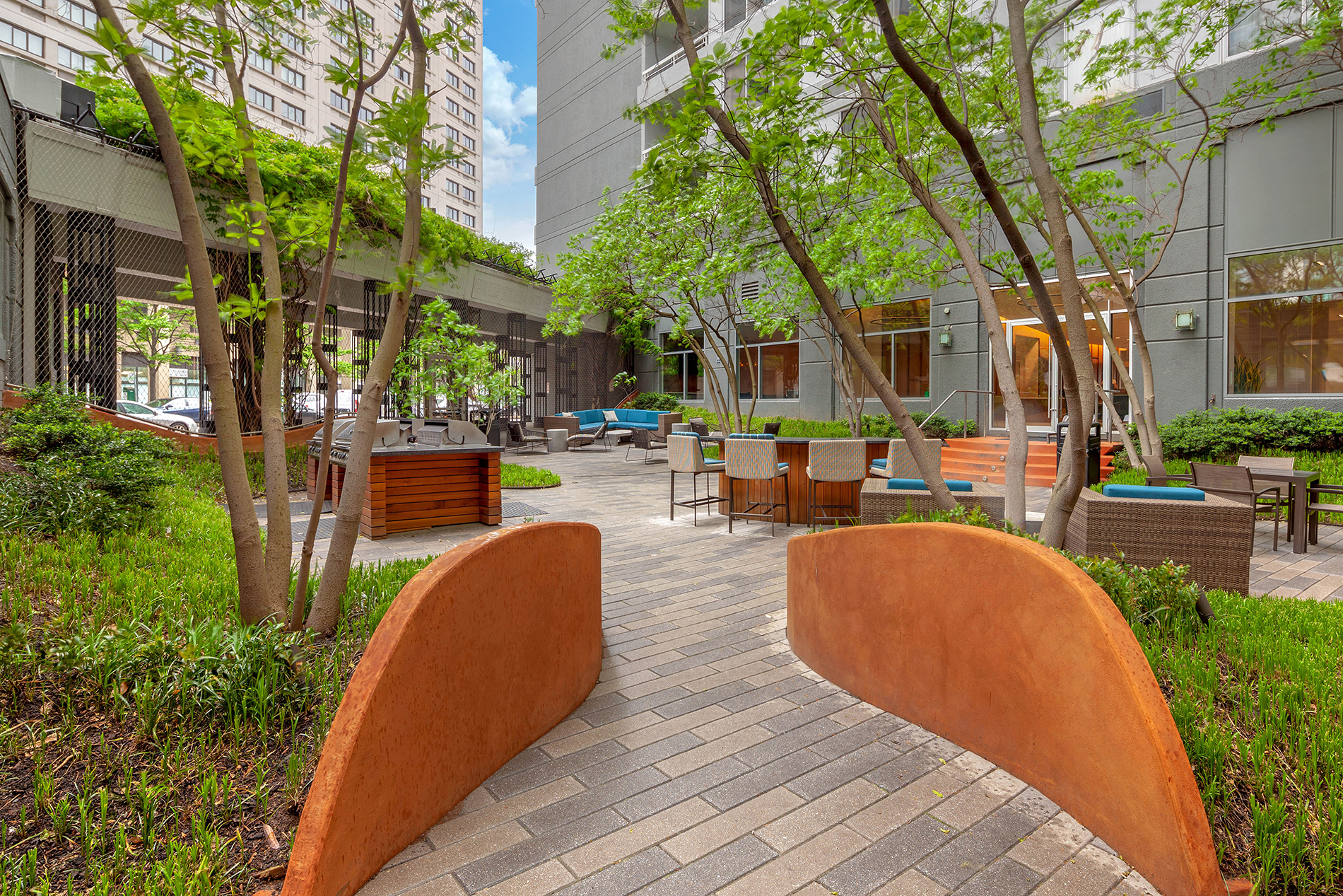 Outdoor courtyard of an apartment building